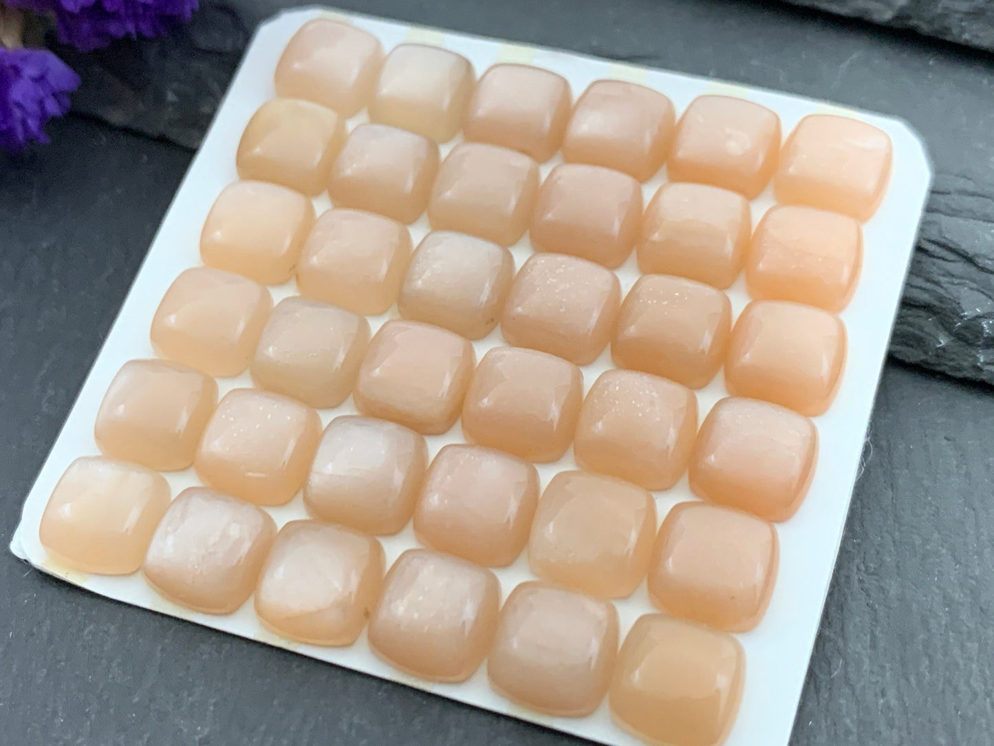 Peach Moonstone square 8mm cabochon - Calibrated cabochons