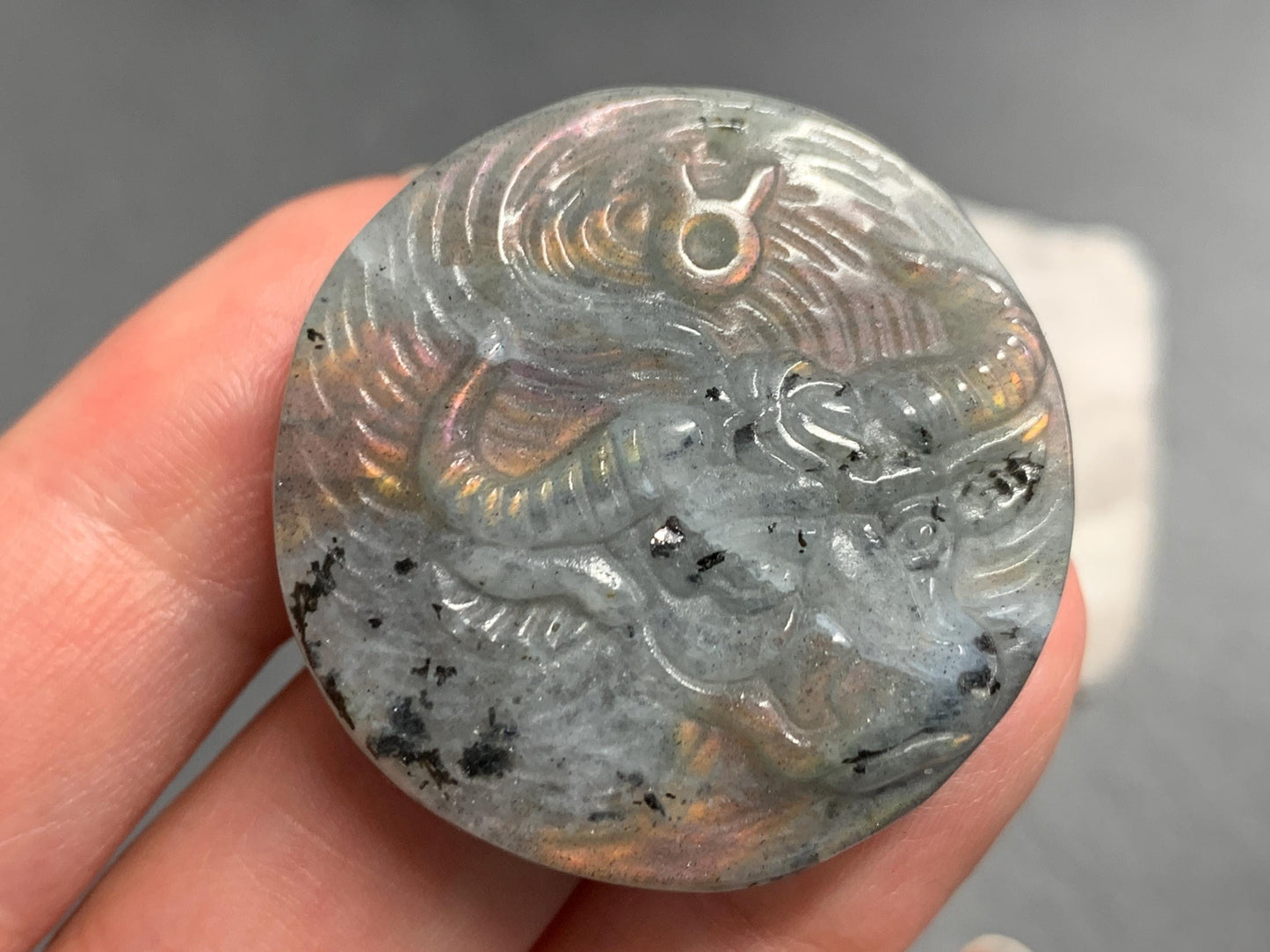Taurus Purple Labradorite Zodiac Signs - Zodiac Constellations Carving
