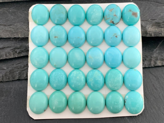Turquoise oval 10x12mm cabochon/ X51