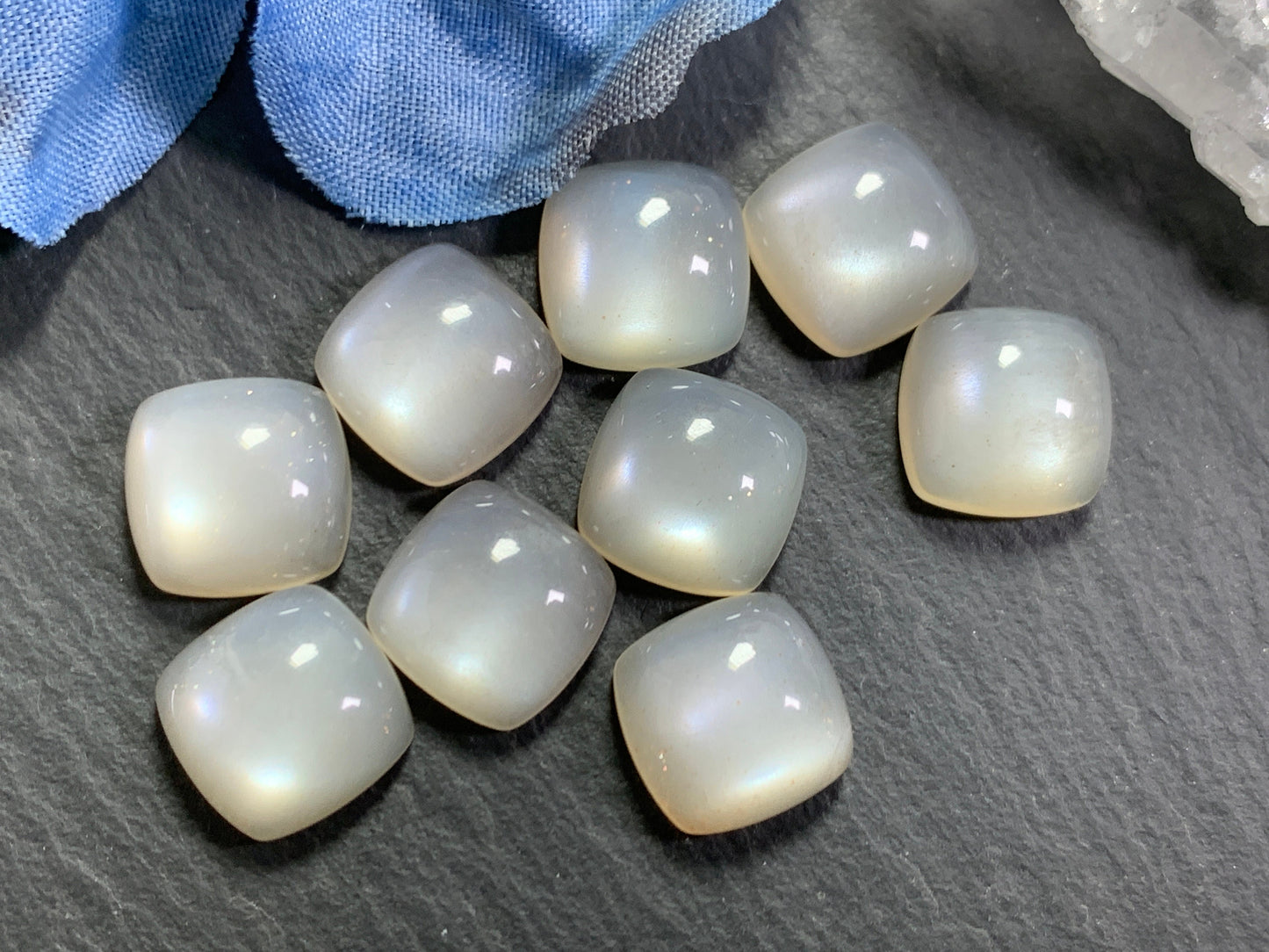 Goldsand Sunstone square cushion 10mm cabochon - Calibrated cabochons