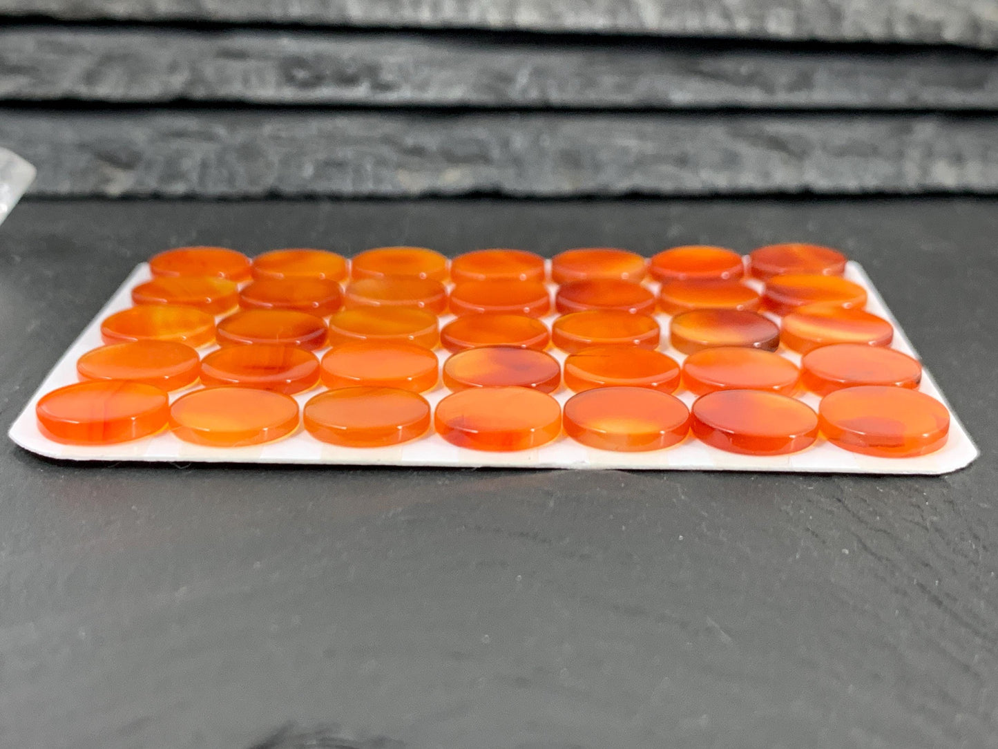 Flat Carnelian round 10mm cabochon - Calibrated cabochon