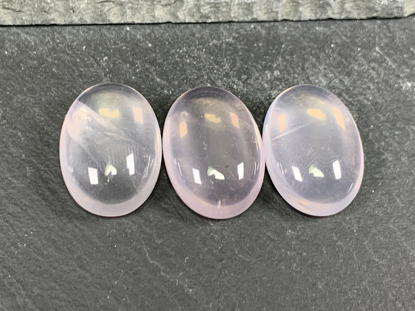 Rose Quartz oval 13x18mm cabochon - Calibrated cabochons