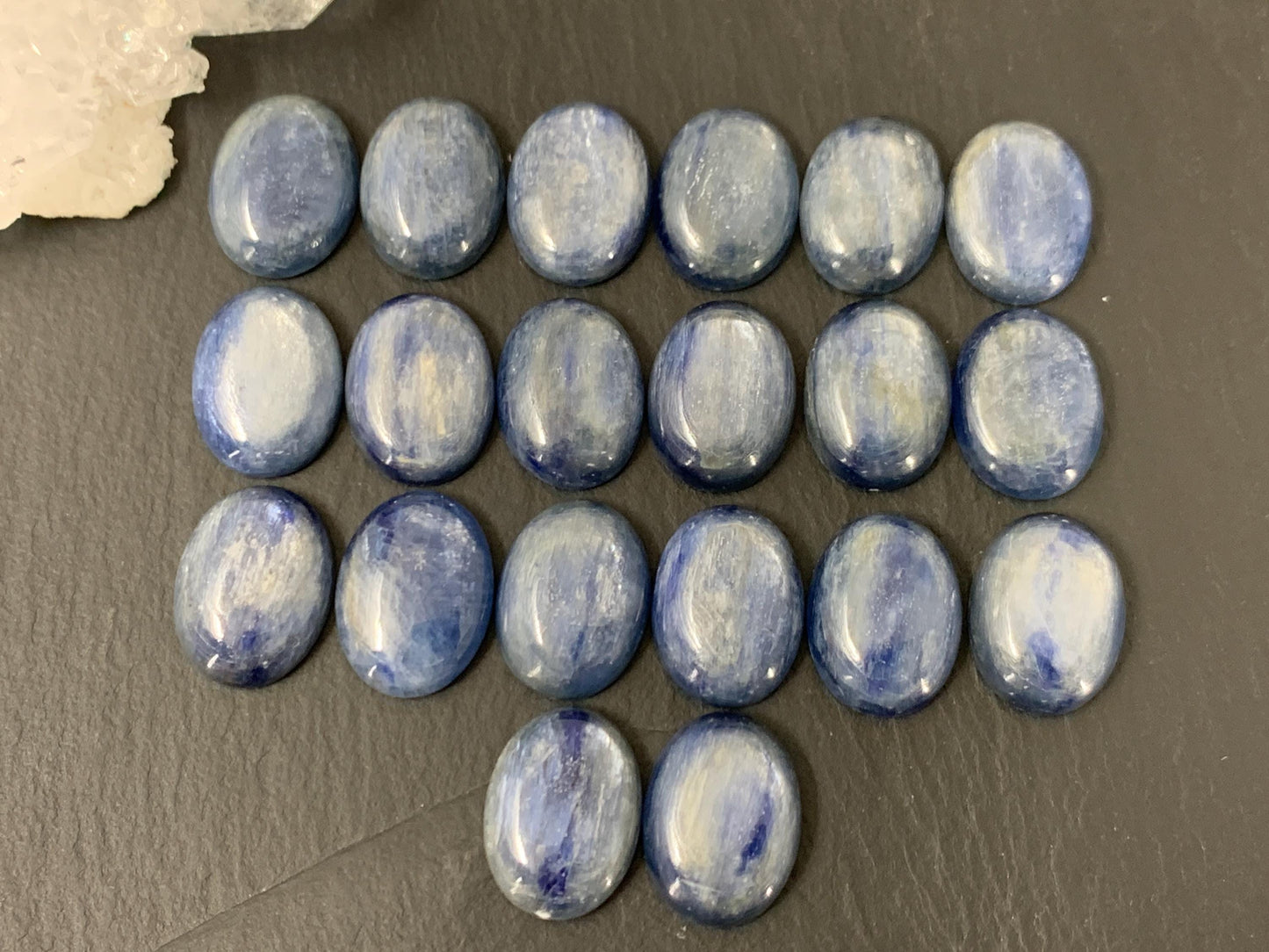 Kyanite oval 12x16mm cabochon - Calibrated cabochons /W455