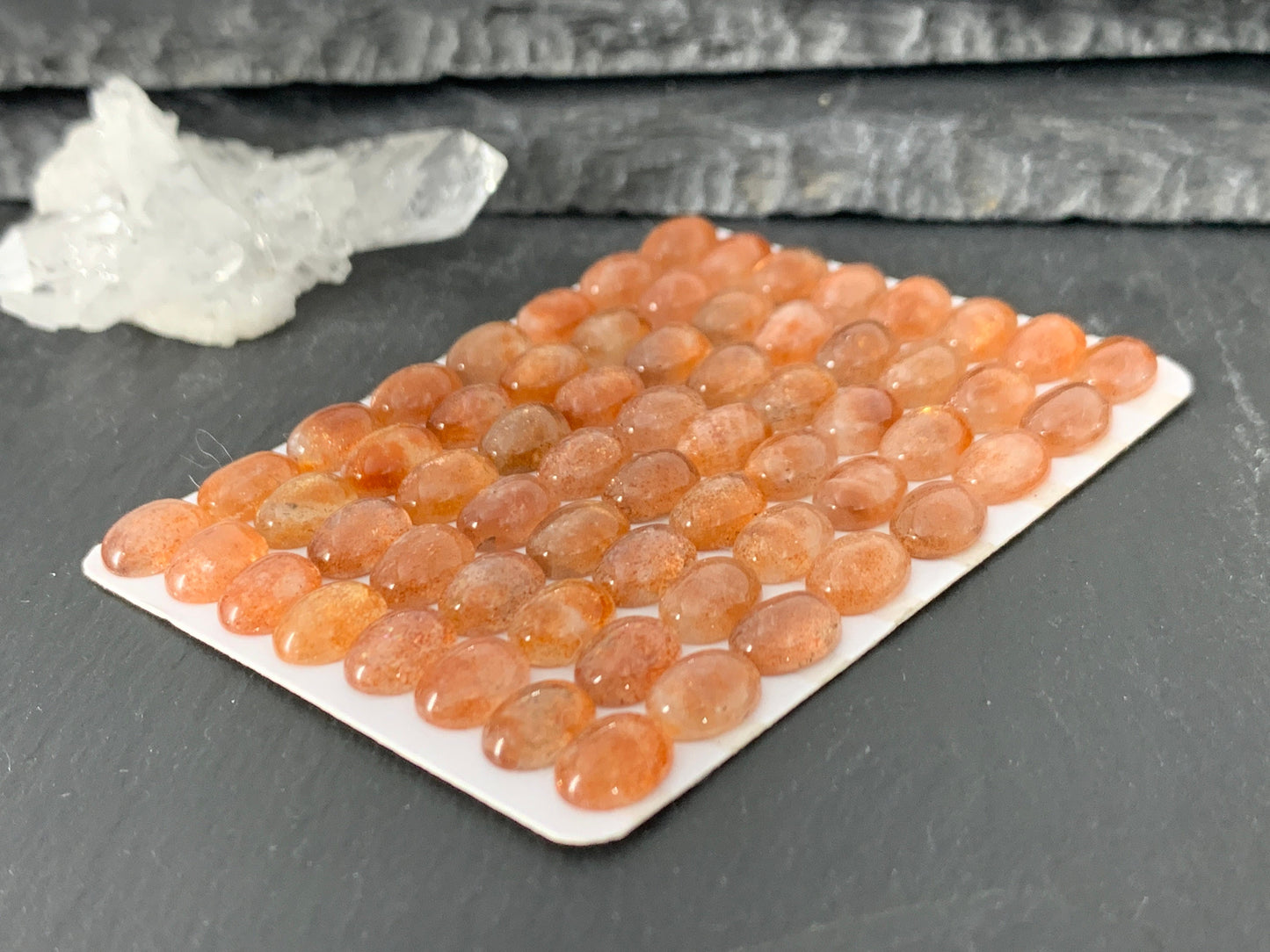 SunStone oval 6x8mm cabochon - Calibrated cabochons