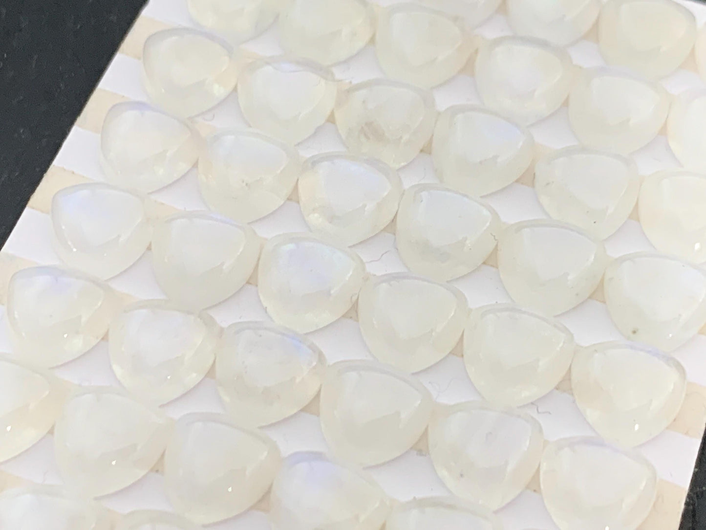 Rainbow Moonstone triangle 8mm cabochon - Calibrated Moonstone