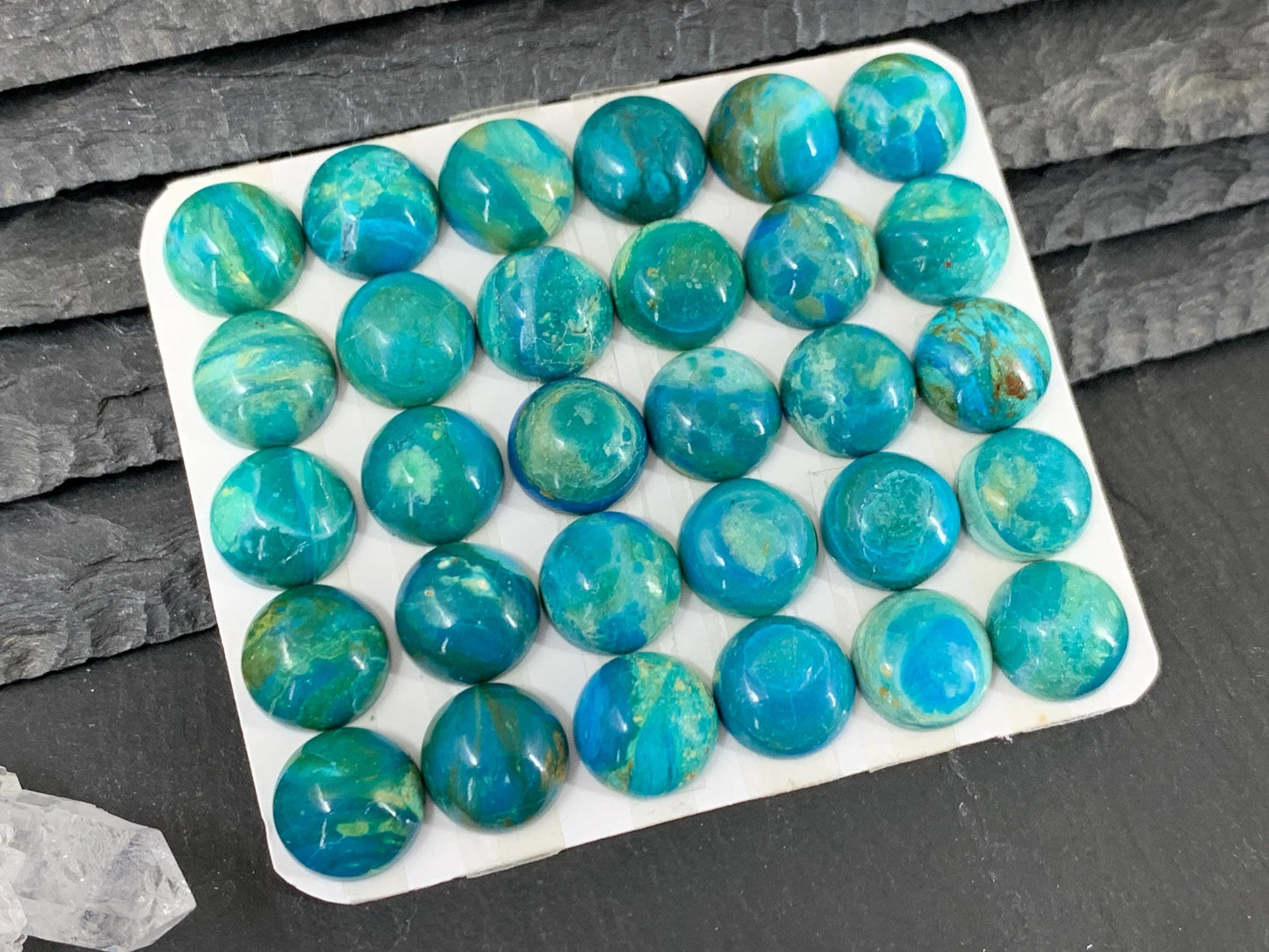Opaline round 12mm cabochon - Calibrated cabochons