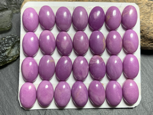 Phosphosiderite oval 8x12mm Cabochon - Calibrated Cabochons