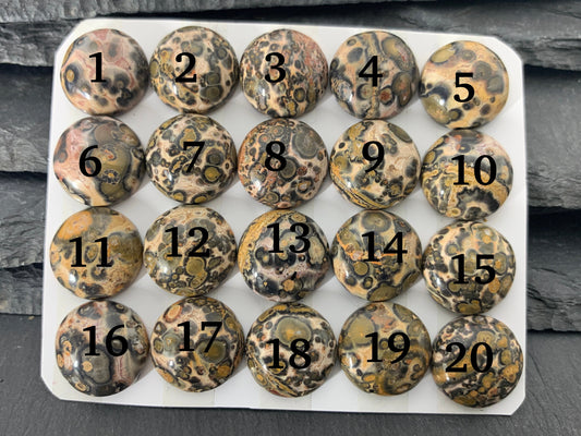 Leopard Jasper round 15mm cabochon - Calibrated cabochons