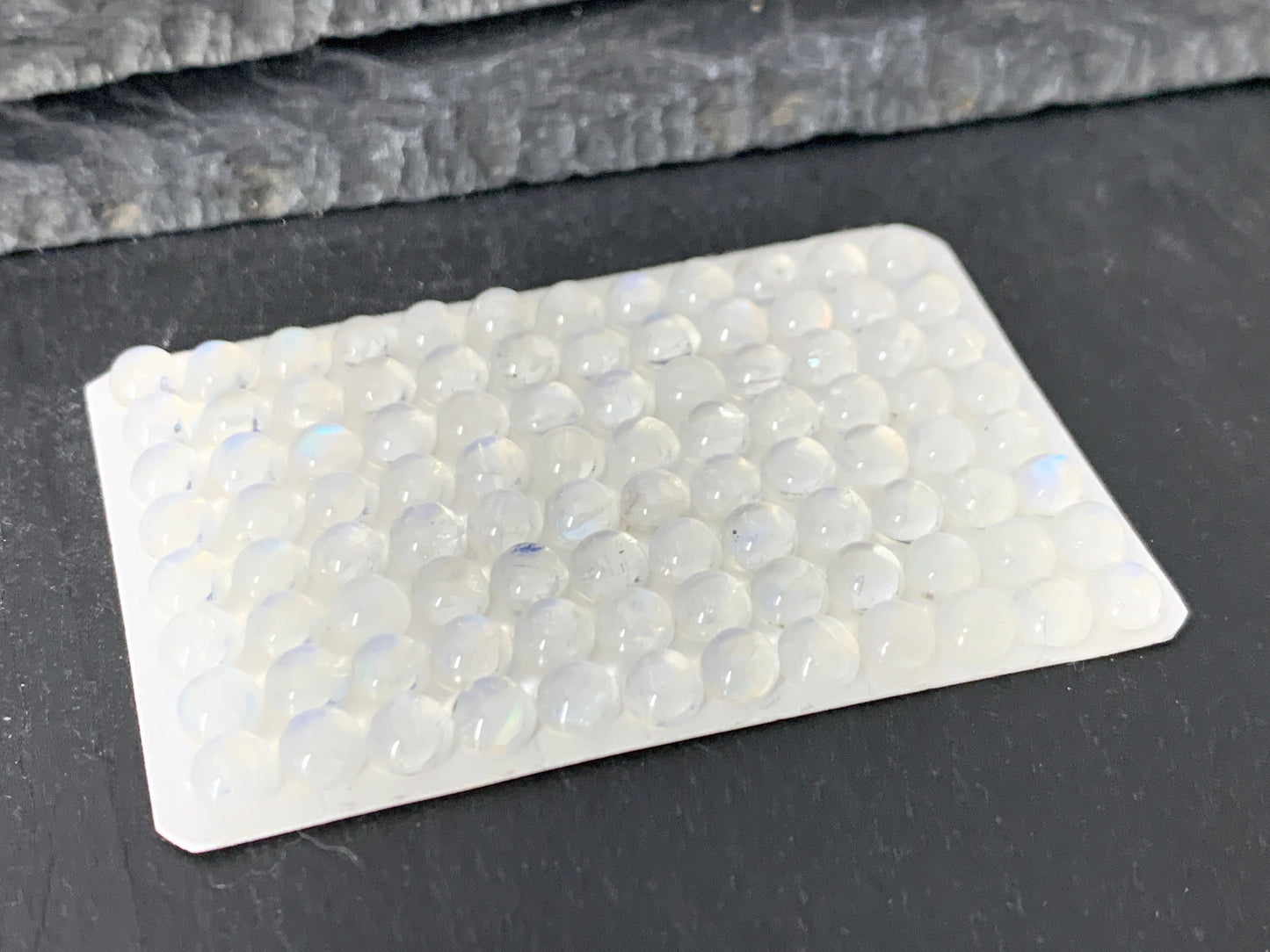 Rainbow Moonstone round 5mm cabochon - Calibrated cabochons