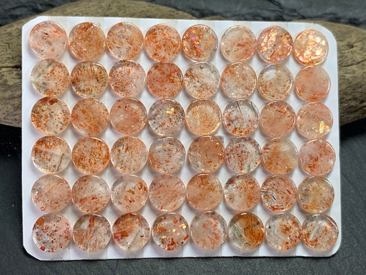 Flat Sunstone round 8mm cabochon - calibrated cabochons