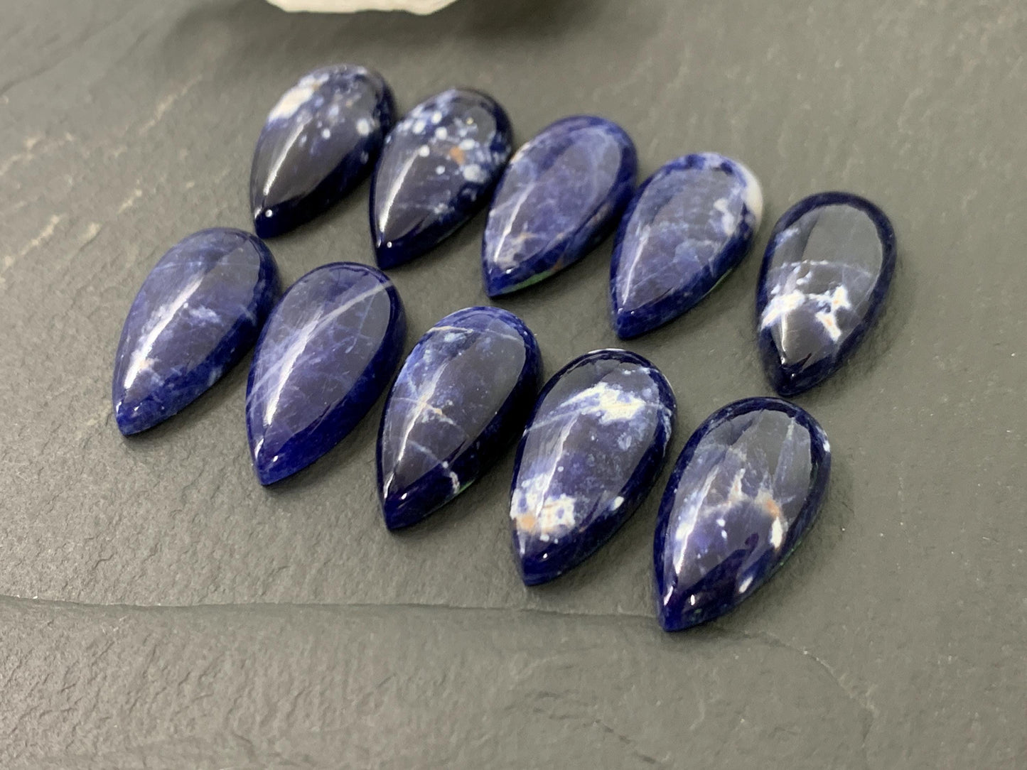 Sodalite pear 10x20mm cabochon