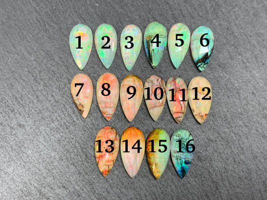 Faceted Monarch Opal pear 7x15mm cabochons - Doublet cabochons