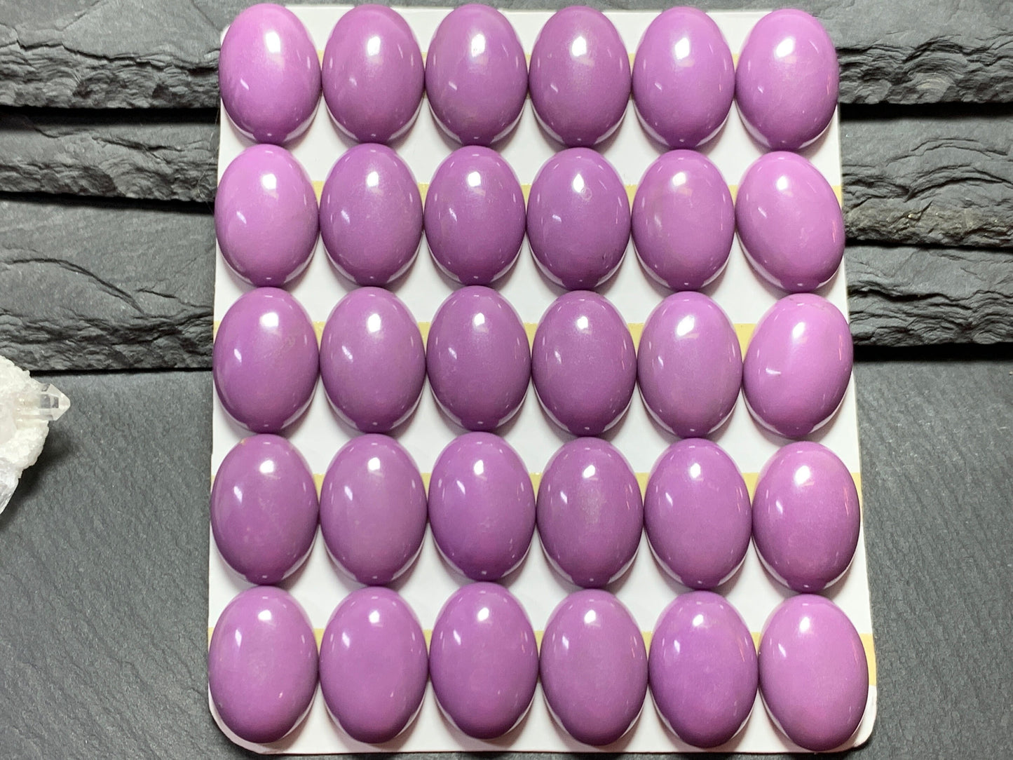 Phosphosiderite oval 13x18mm Cabochon - Calibrated cabochons