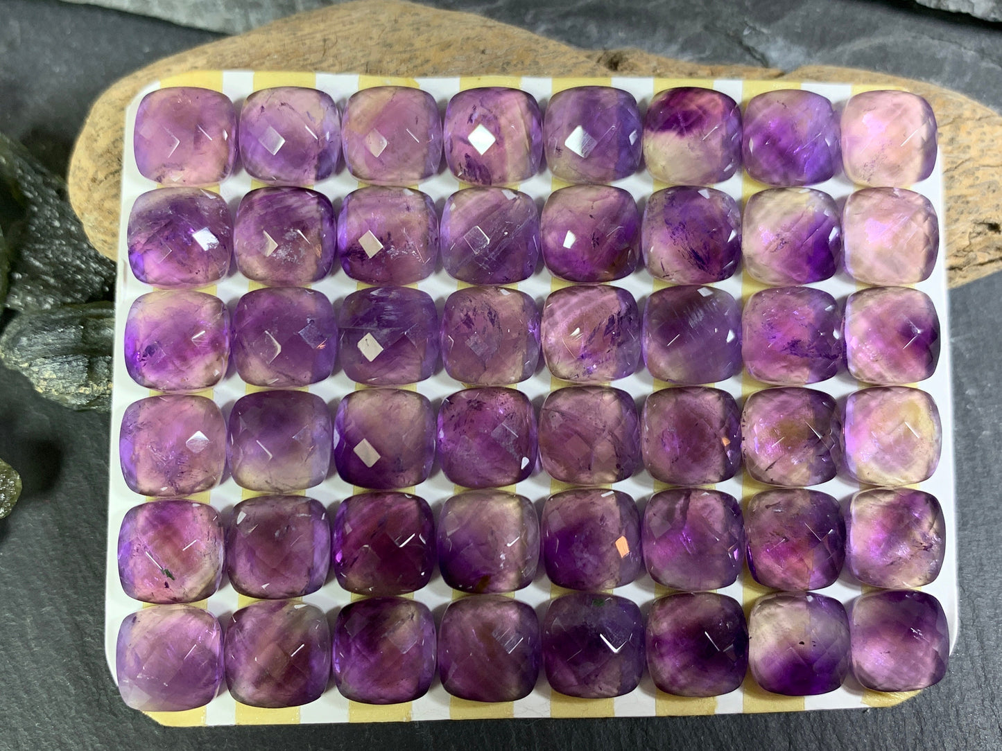 Faceted Amethyst square cushion 10mm cabochon - Calibrated cabochons