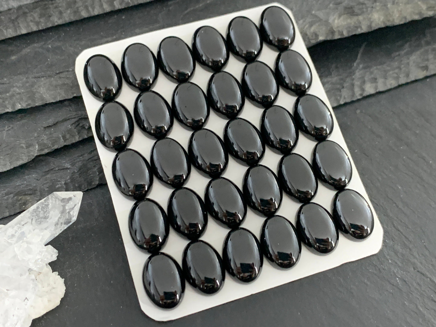 Black Spinel oval 10x14mm cabochon - Calibrated cabochons