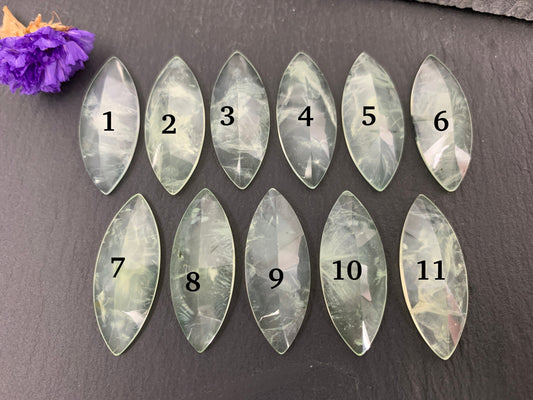 Faceted Prehnite marquise 12x30mm cabochon - Calibrated cabochons