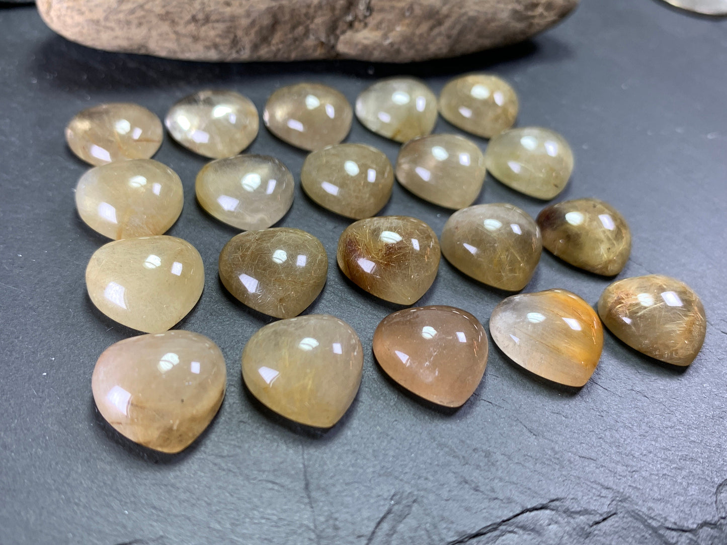 Rutilated Quartz heart 15mm cabochon - Calibrated cabochons