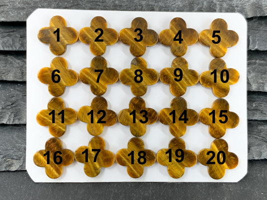 Flat Tiger Eye clover 13mm cabochon - Calibrated cabochons