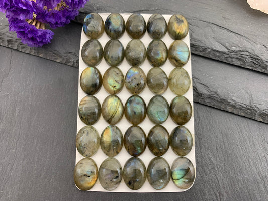 Labradorite oval 12x16mm Cabochon - Calibrated Cabochons
