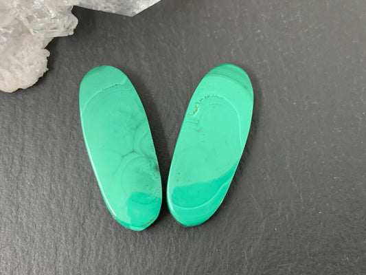 Malachite oval 9x25x4mm cabochon pair