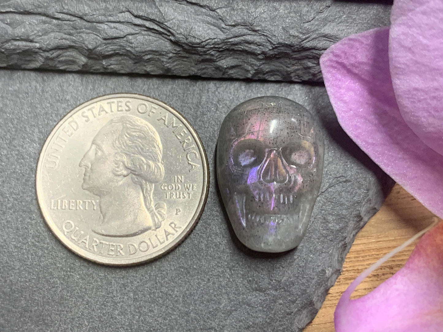 Labradorite Skull Carving, Rainbow Flash Crystal Skull, Gothic Crystal Decor, Witchy Home Decor:15x21mm