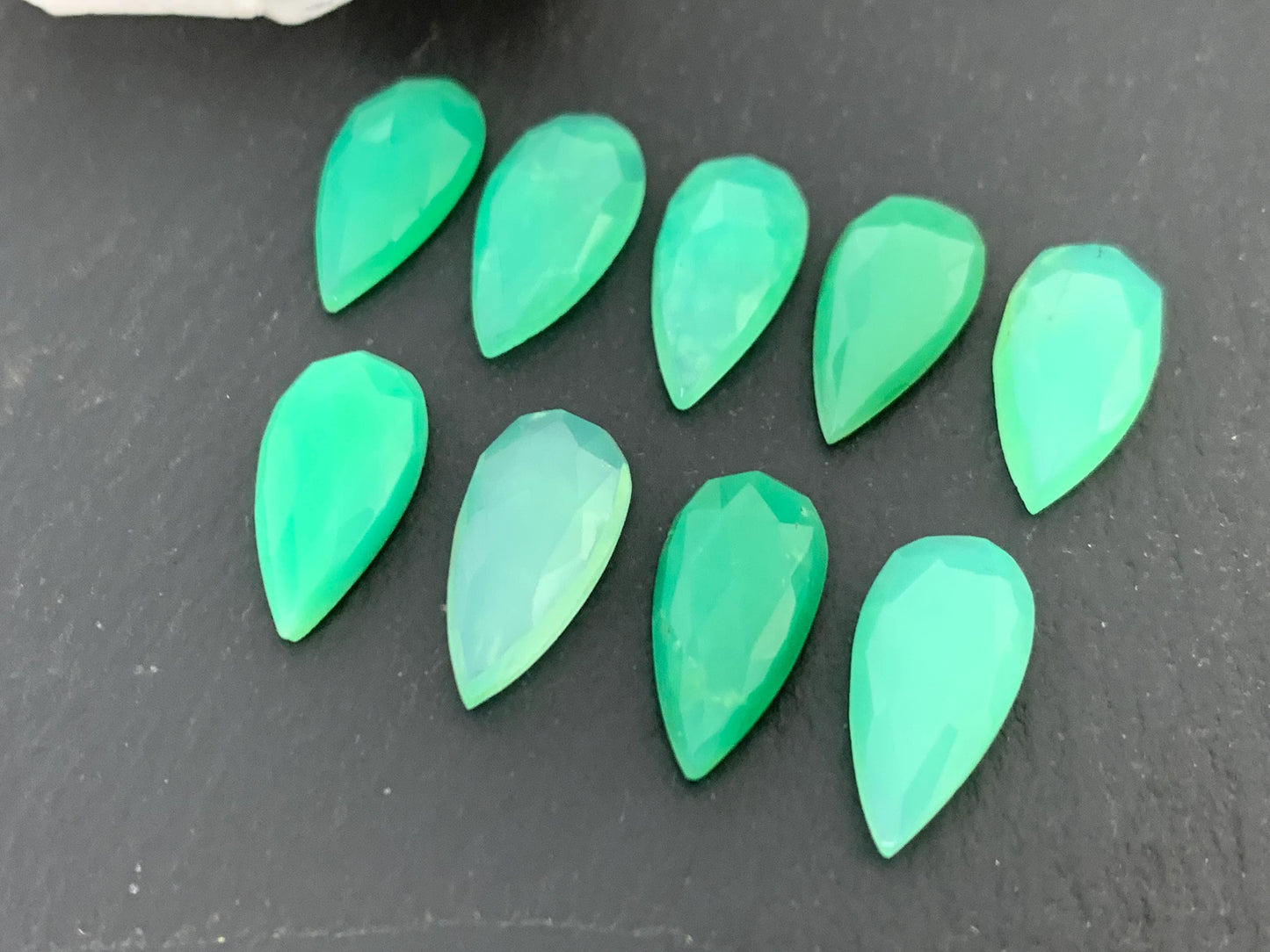 Faceted Chrysoprase pear 7x15mm cabochon