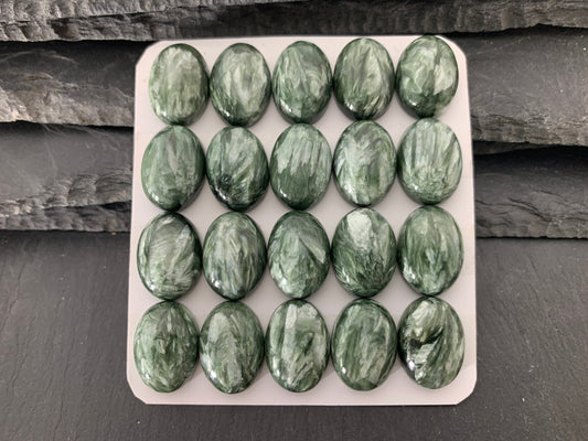 Seraphinite oval 13x18mm cabochon - Calibrated cabochons