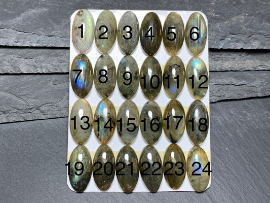 Labradorite oval 10x20mm cabochon - Calibrated Cabochons