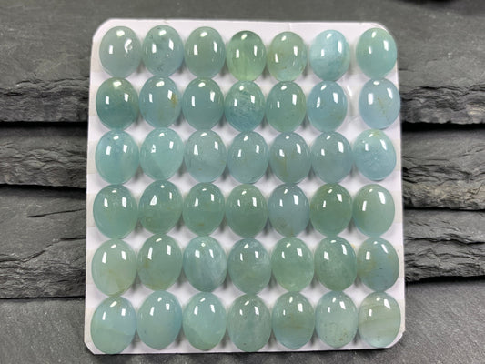 Aquamarine oval cabochon 8x10mm - Calibrated cabochons