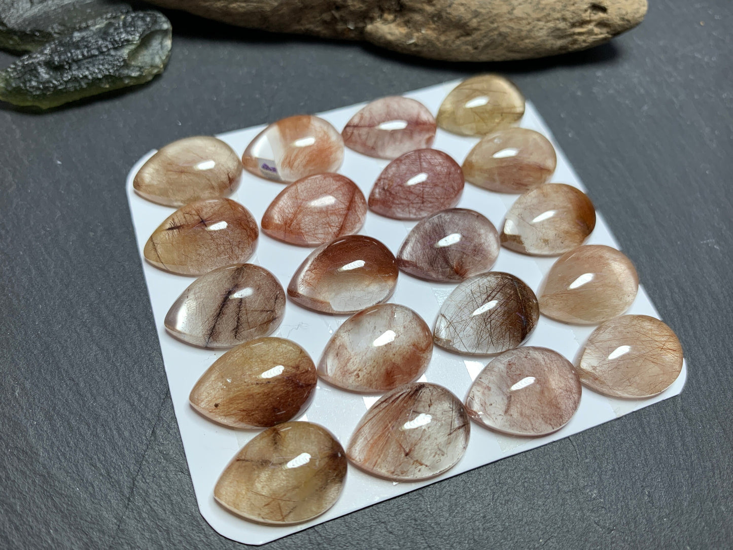 Rutilated Quartz pear 13x18mm cabochon - Calibrated cabochons