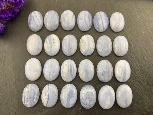 Blue Lace Agate oval 13x18mm cabochon - Calibrated cabochons