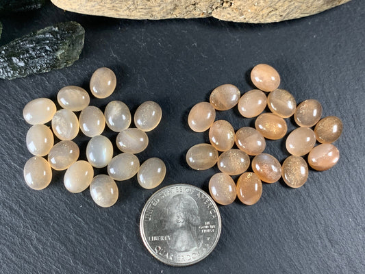 Goldsand Sunstone oval 8x10mm cabochon - Calibrated cabochons