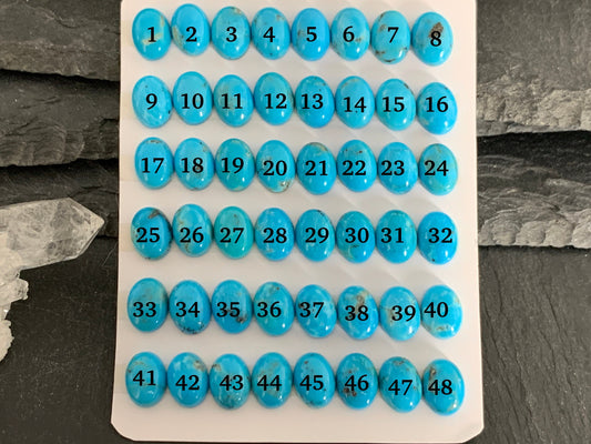Kingman Blue Turquoise oval 6x8mm cabochon - Calibrated cabochons