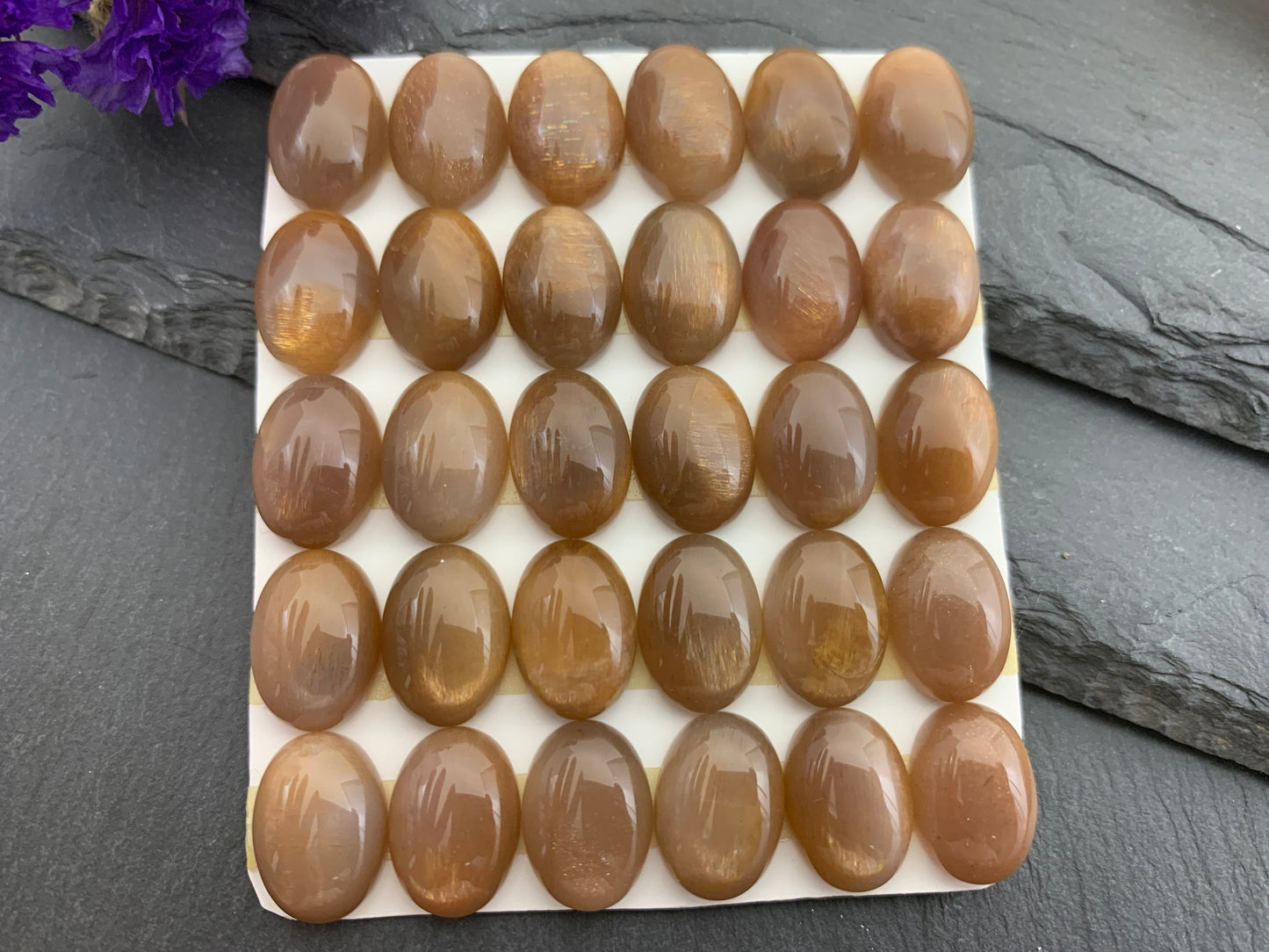 Gold Sunstone oval 10x14mm cabochon - Calibrated cabochons