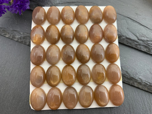 Gold Sunstone oval 10x14mm cabochon - Calibrated cabochons