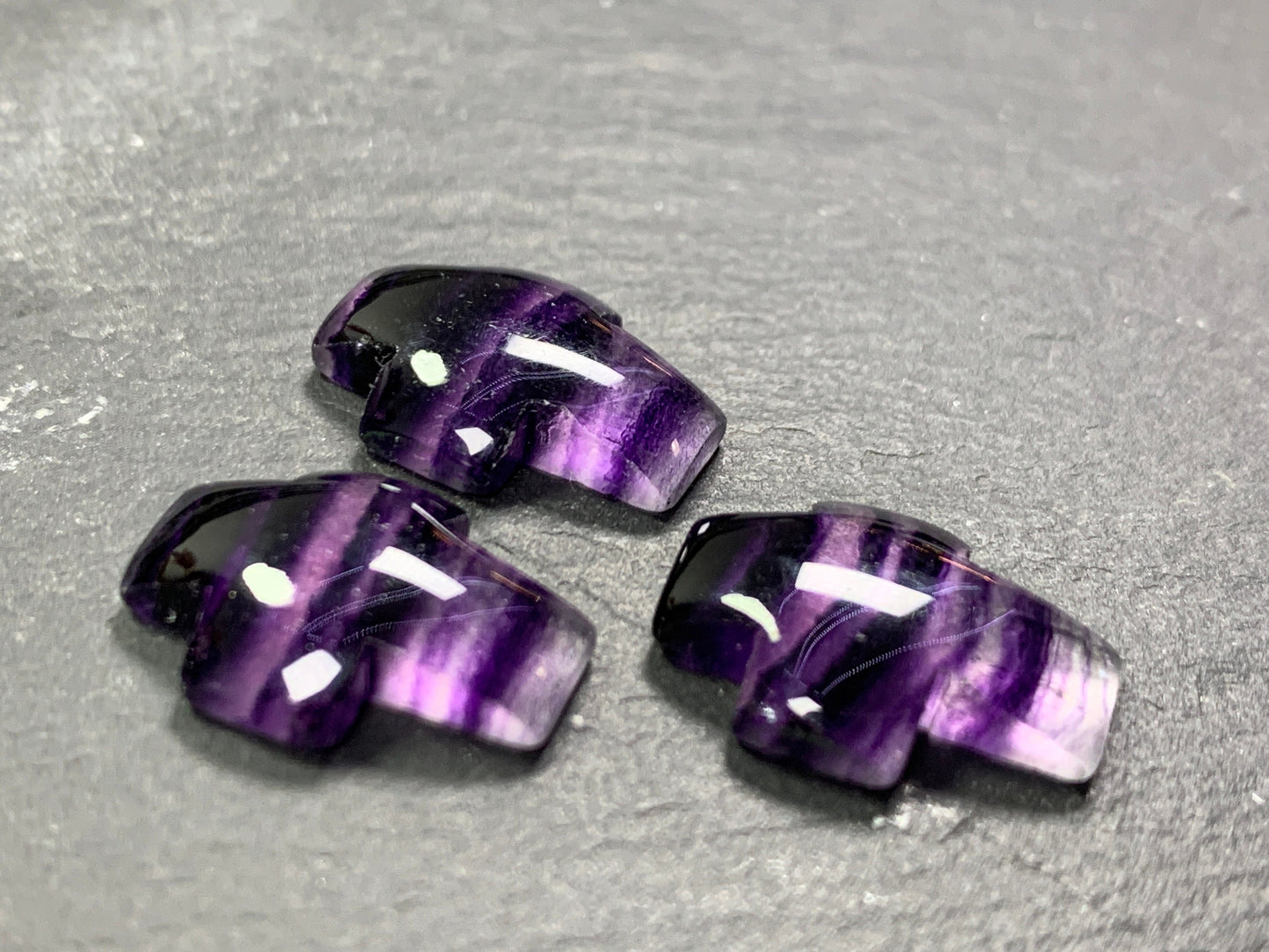 Cross Purple Fluorite Cabochon 12x16mm - Calibrated cabochons