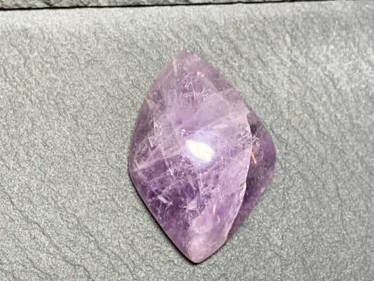 Amethyst rhombus 32x22x10mm cabochon - free form handcut in Africa