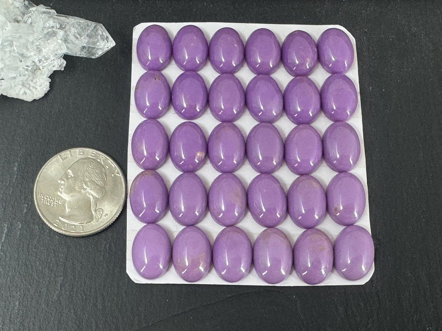 Phosphosiderite oval 10x14mm cabochon - Calibrated cabochon
