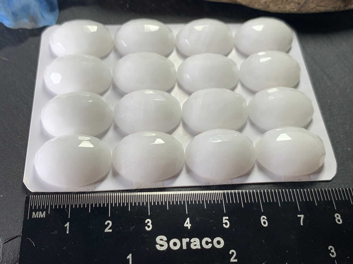 Faceted White Quartzite oval 15x20mm cabochon -  Calibrated cabochons