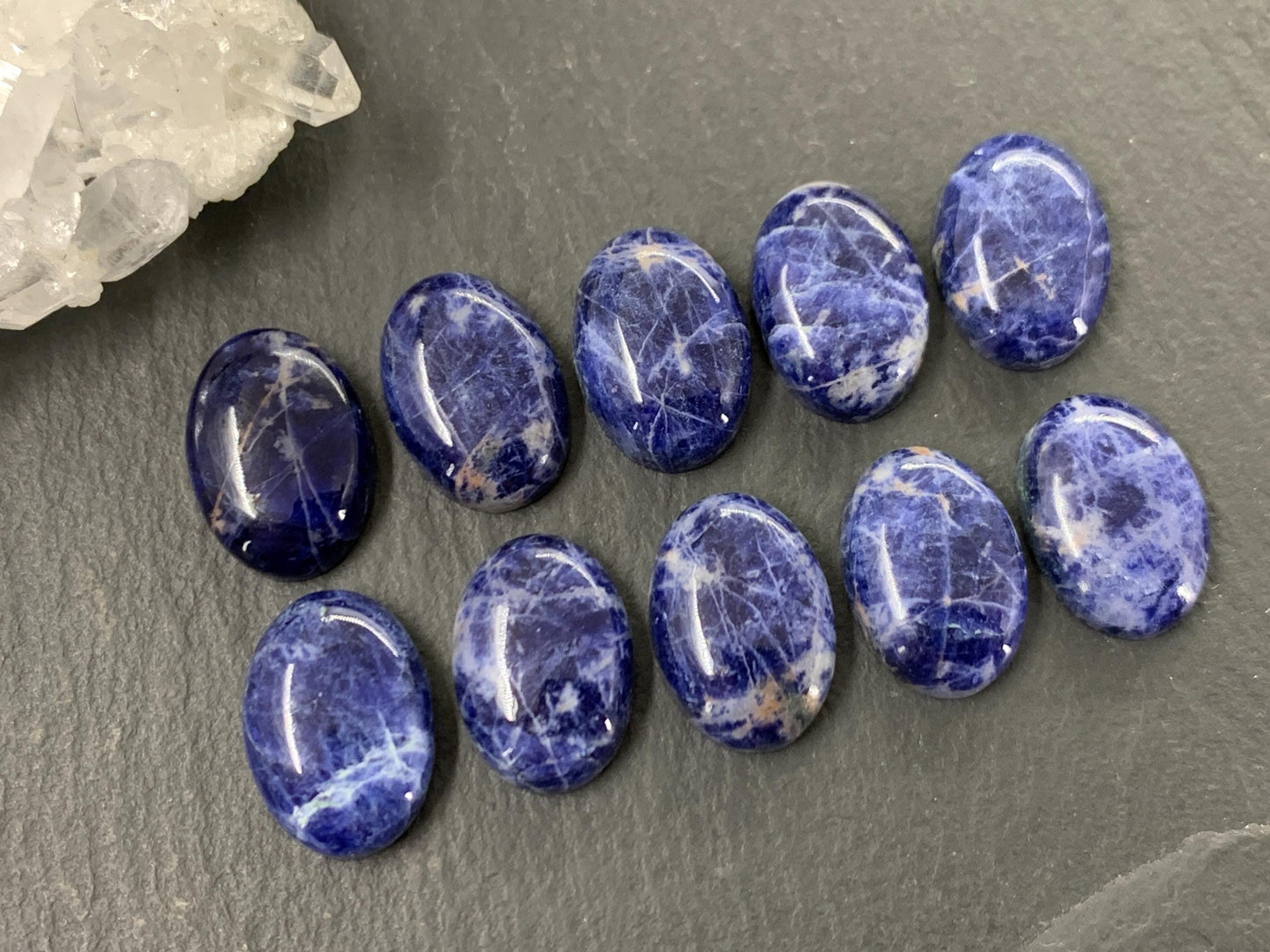 Sodalite oval 10x14mm cabochon