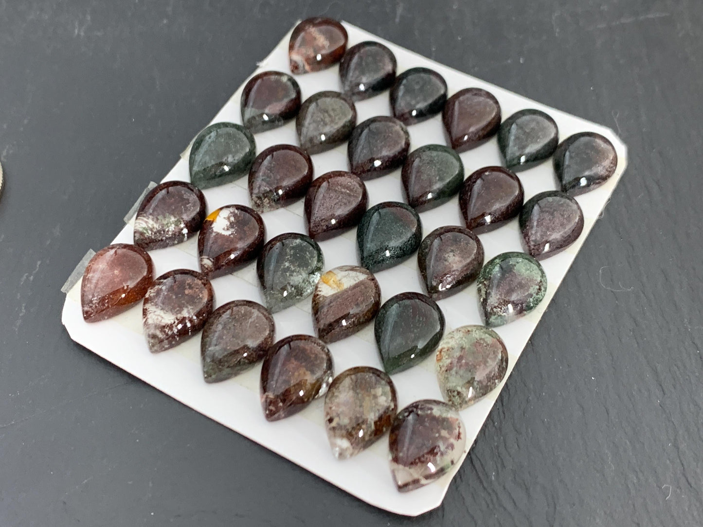 Green Phantom Crystal pear 10x14mm cabochon - Calibrated cabochons