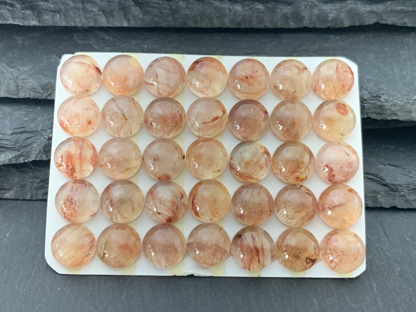Blood Quartz round 10mm cabochon - Calibrated cabochons