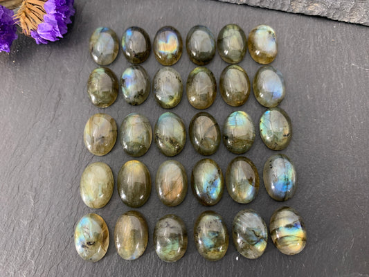 Labradorite oval 10x14mm cabochon