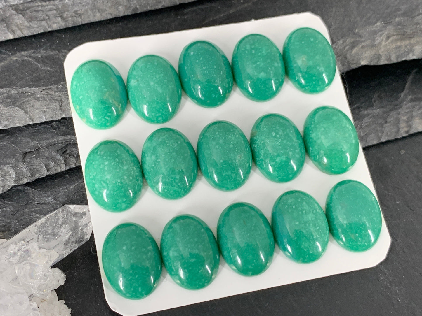 Nevada Turquoise oval 12x16mm cabochon - Calibrated cabochons