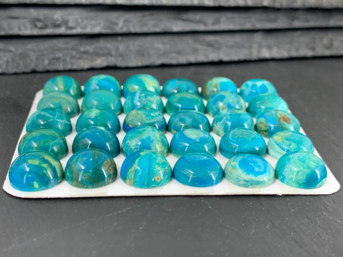Opaline round 12mm cabochon - Calibrated cabochons