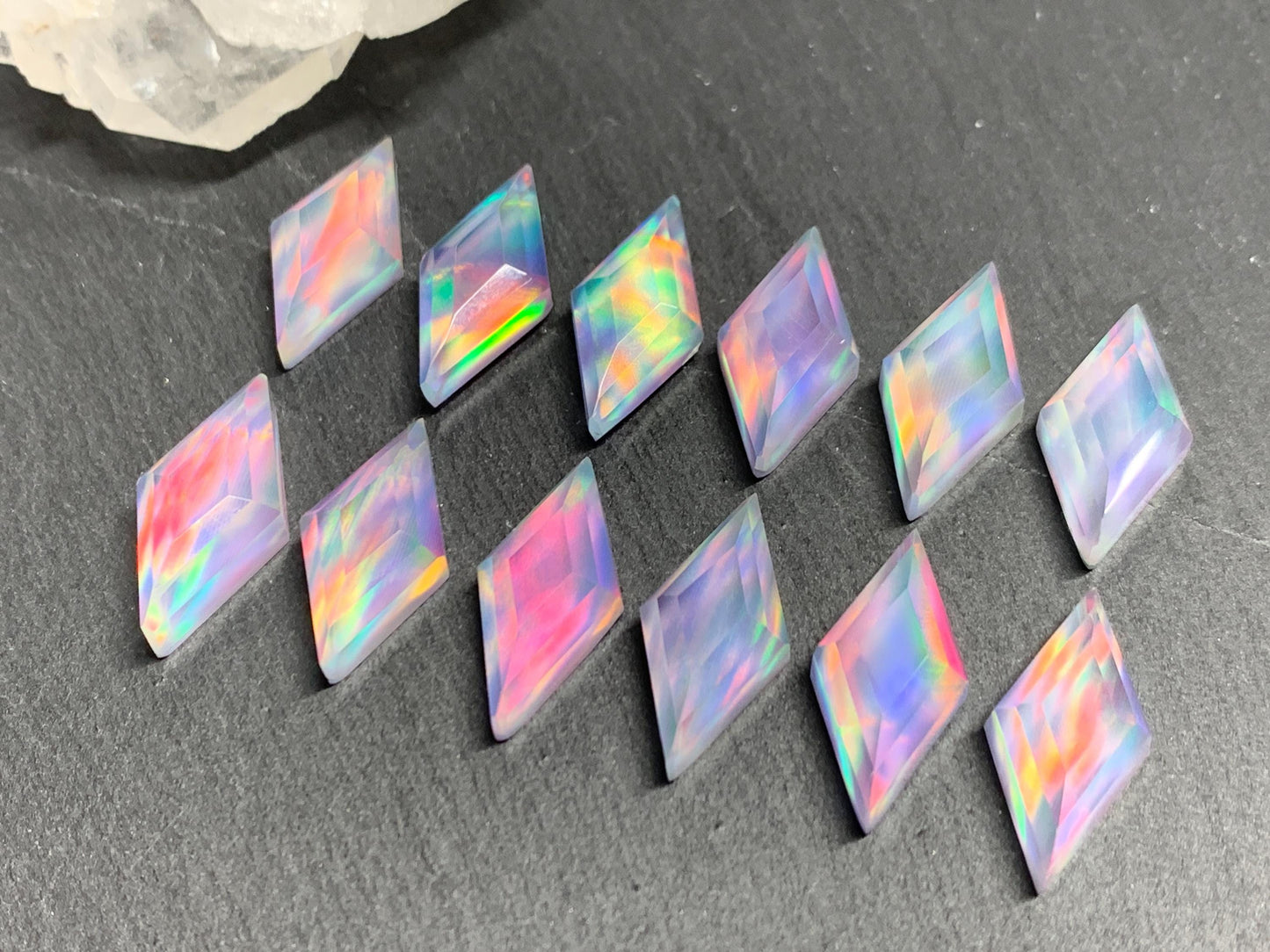 Faceted Aurora Opal rhombus 10x20mm cabochon - Doublet cabochons - man made Opal - Pink cabochon