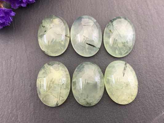 Prehnite oval 15x20mm Cabochon - Calibrated cabochons