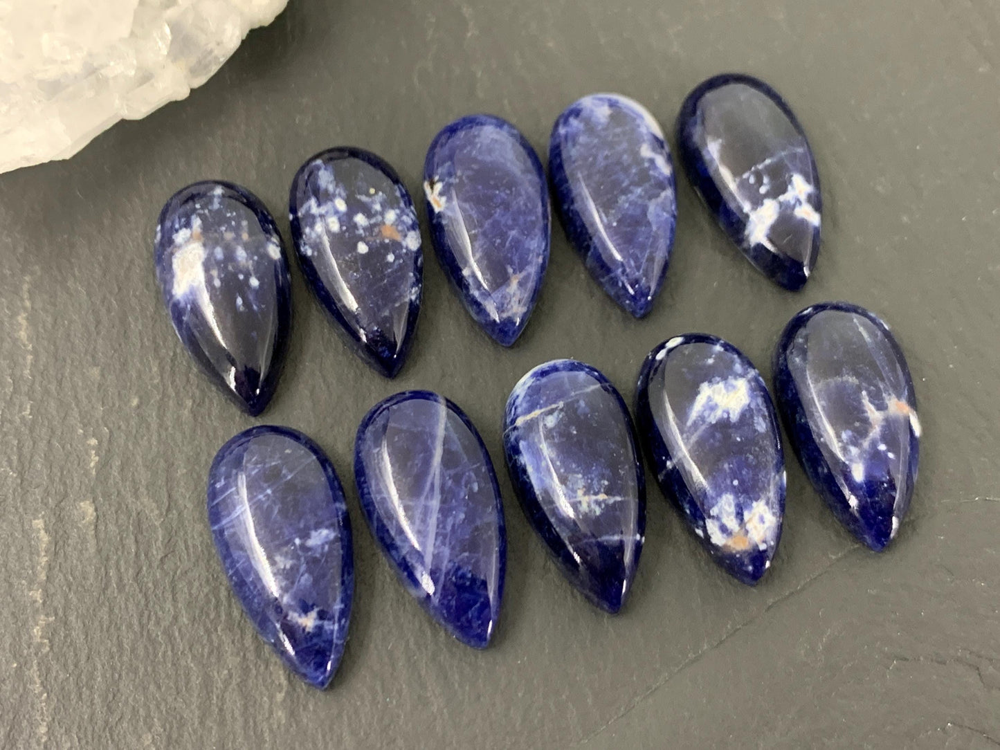 Sodalite pear 10x20mm cabochon