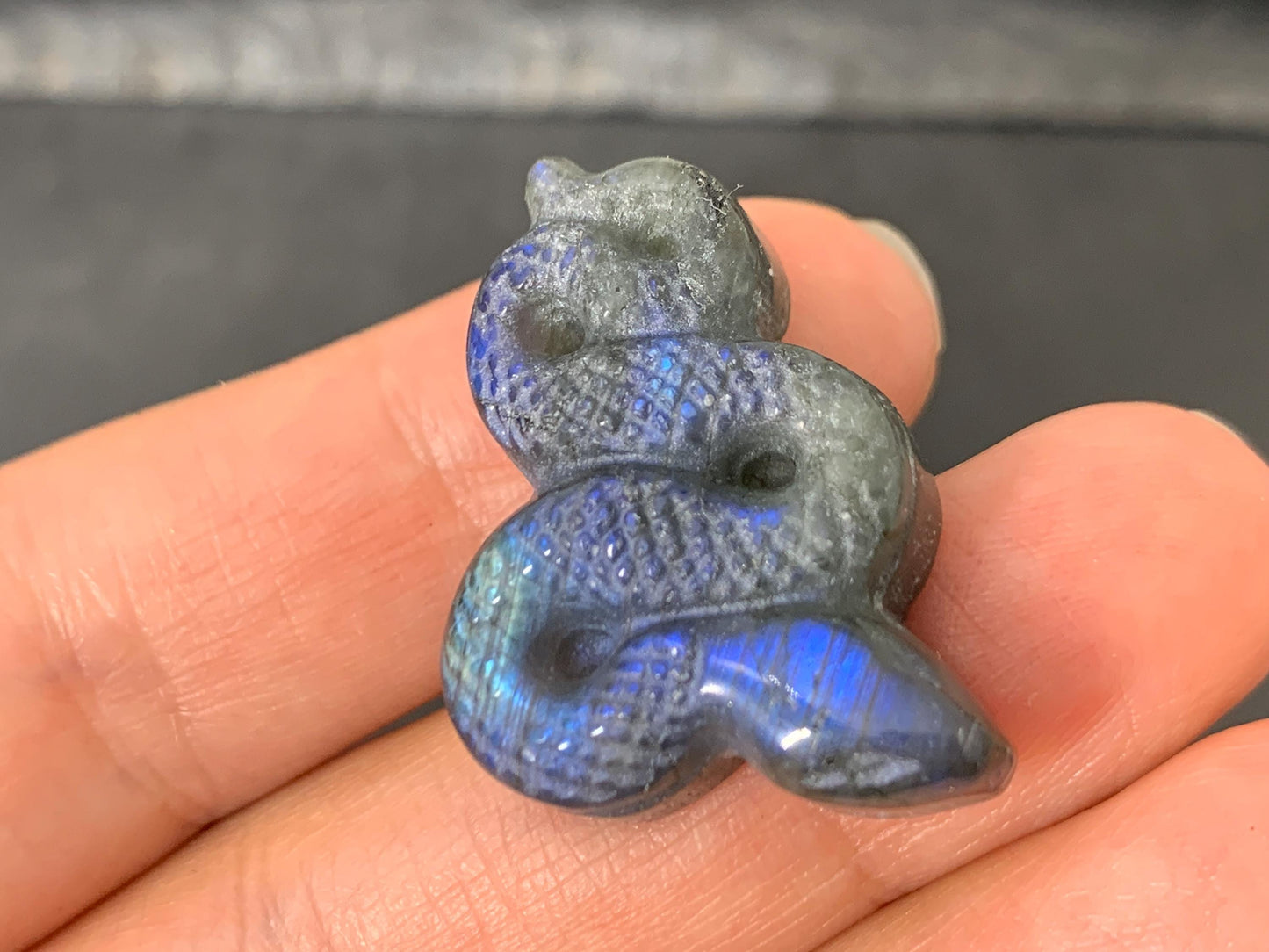 Labradorite Snake cabochon - Snake Carving