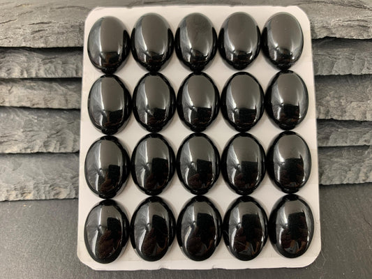 Black Spinel oval 13x18mm cabochon - Calibrated cabochons